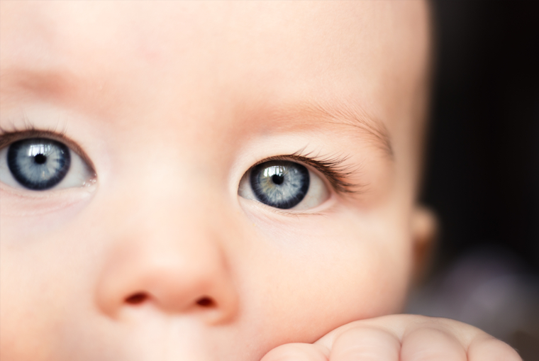 oczy niemowlaka