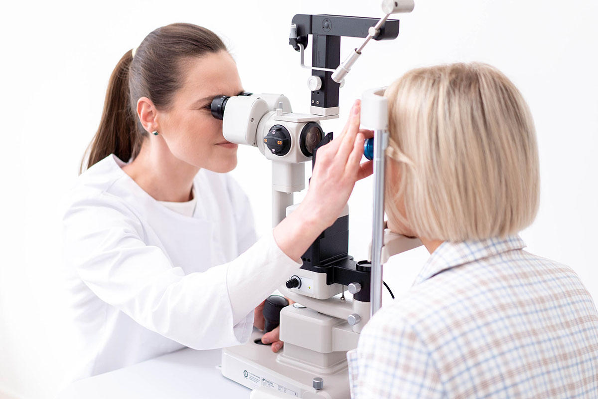 Badanie wzroku podczas kwalifikacji do laserowej korekcji wzroku